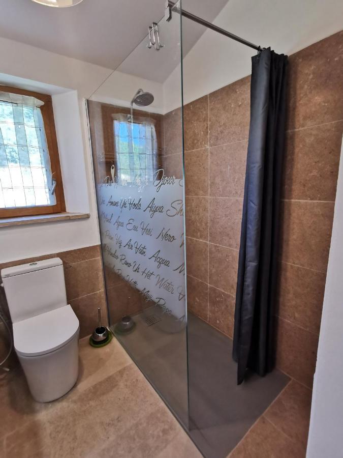 La Peyregoune, Logement En Pleine Nature Et Table D'Hotes Blieux Kültér fotó